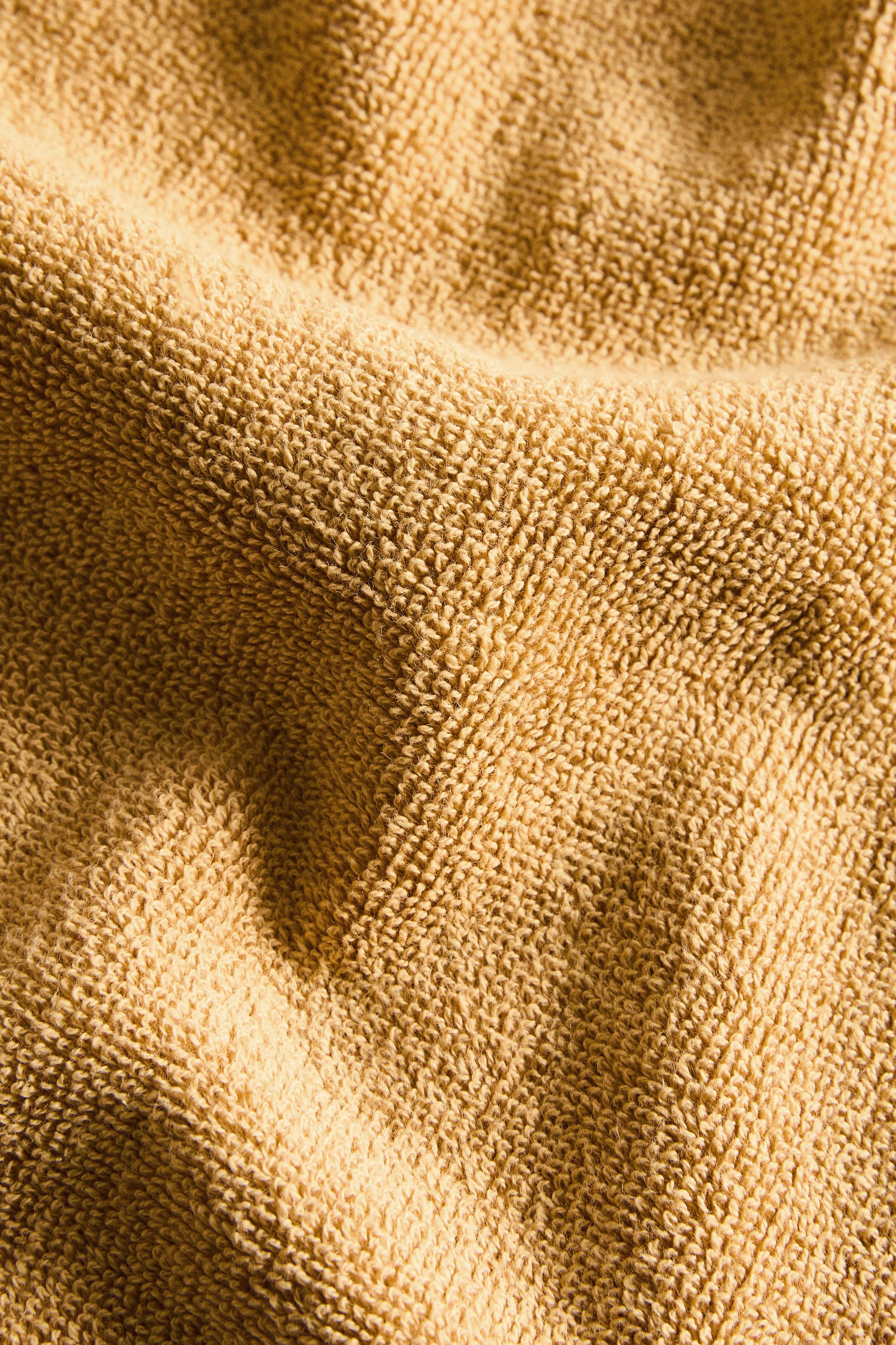 BATH TOWEL WITH DOUBLE TOPSTITCHING